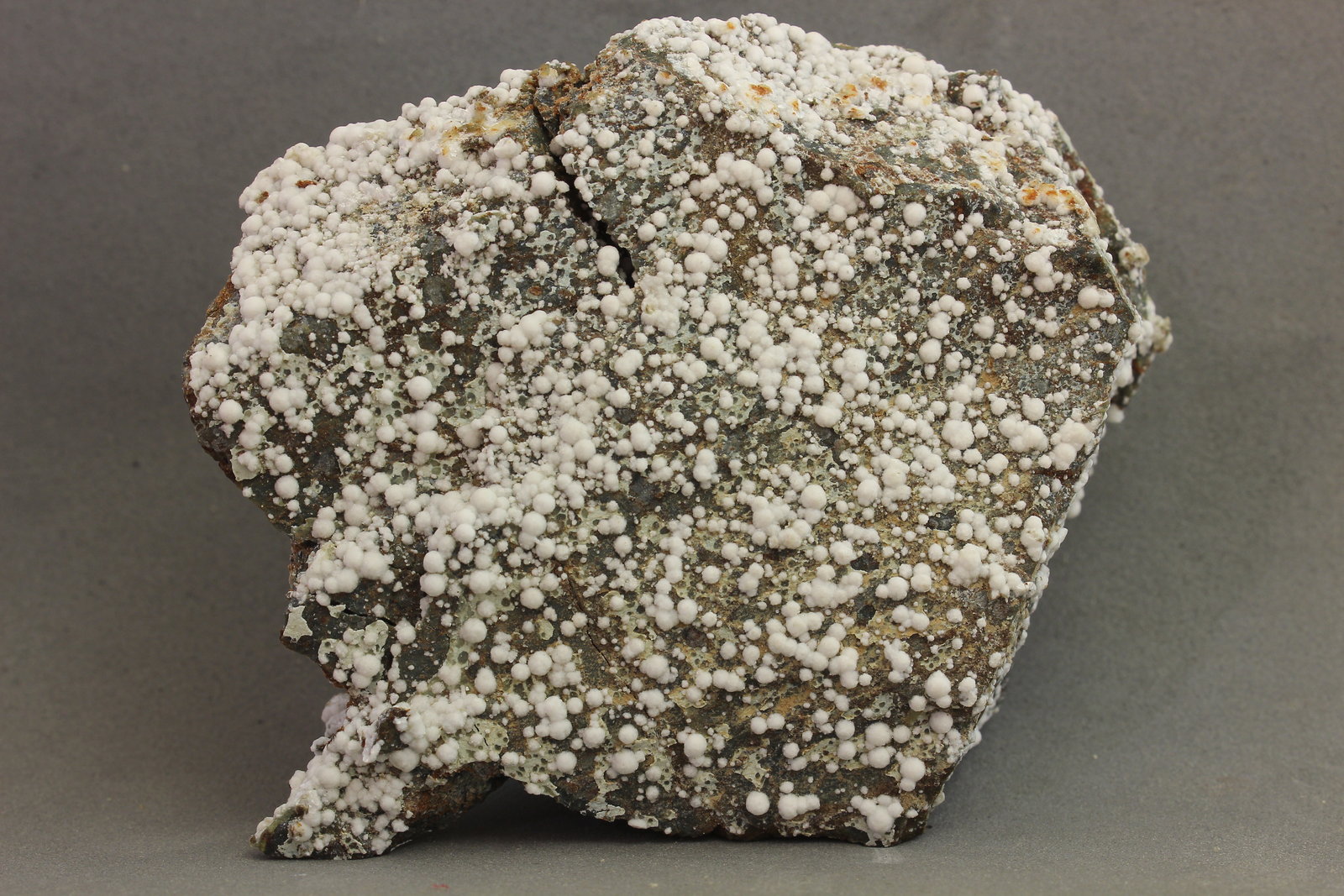 Hydromagnesita (Hidromagnesita)
85x65x40 mm.
(Autor: Juan Espino)