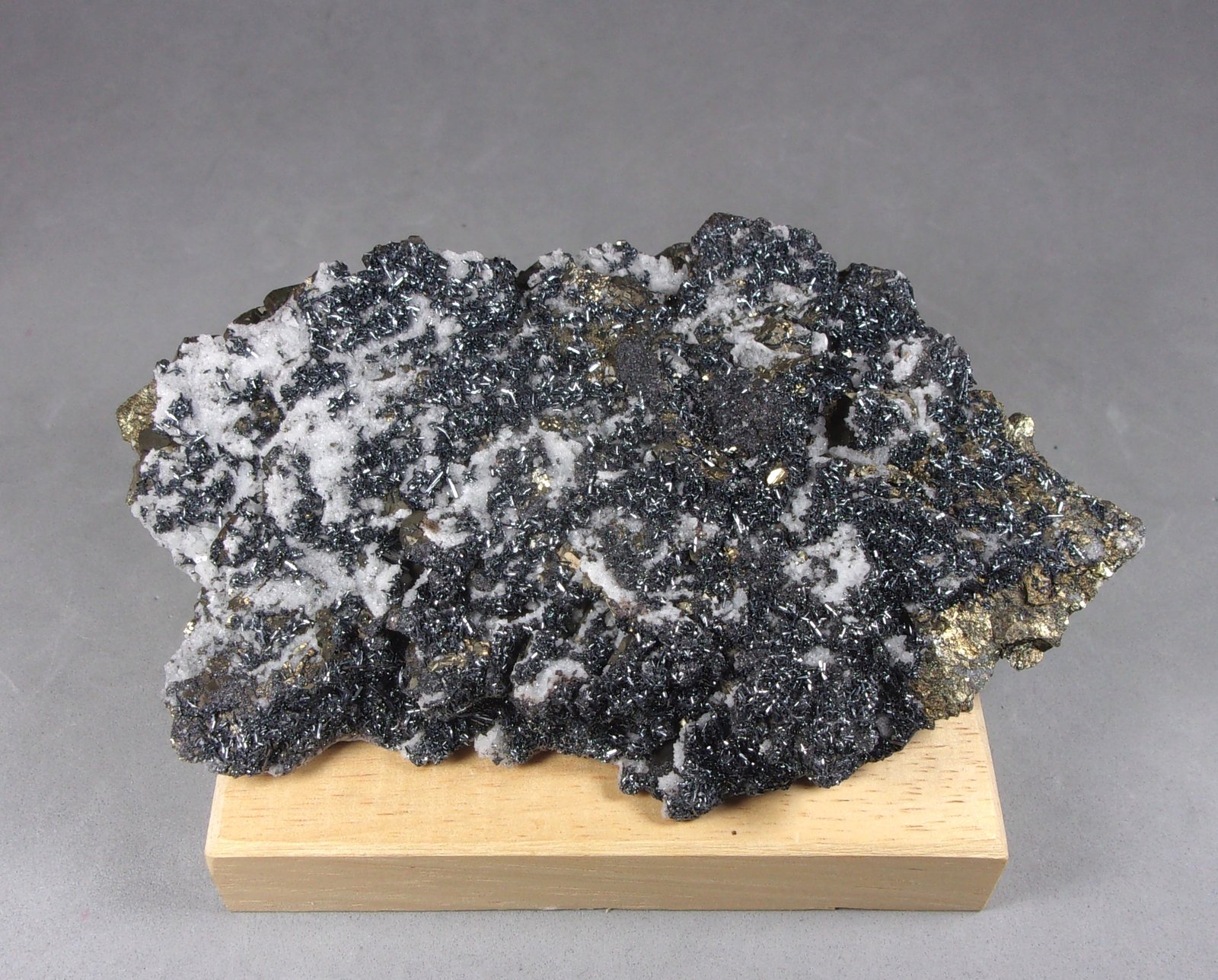 Hutchinsonita
11,4 × 6,9 × 2,1 cm.
(Autor: J. G. Alcolea)