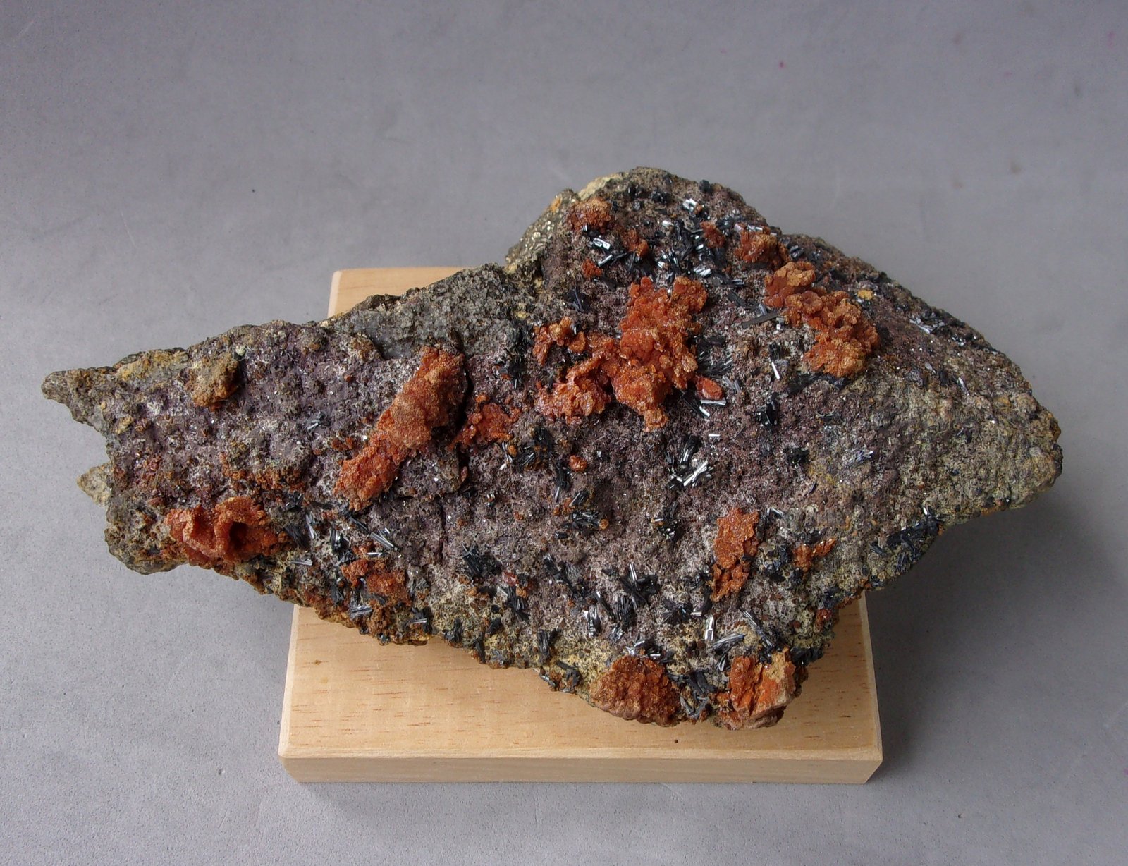 Hutchinsonita
13 x 9 cm.
(Autor: J. G. Alcolea)