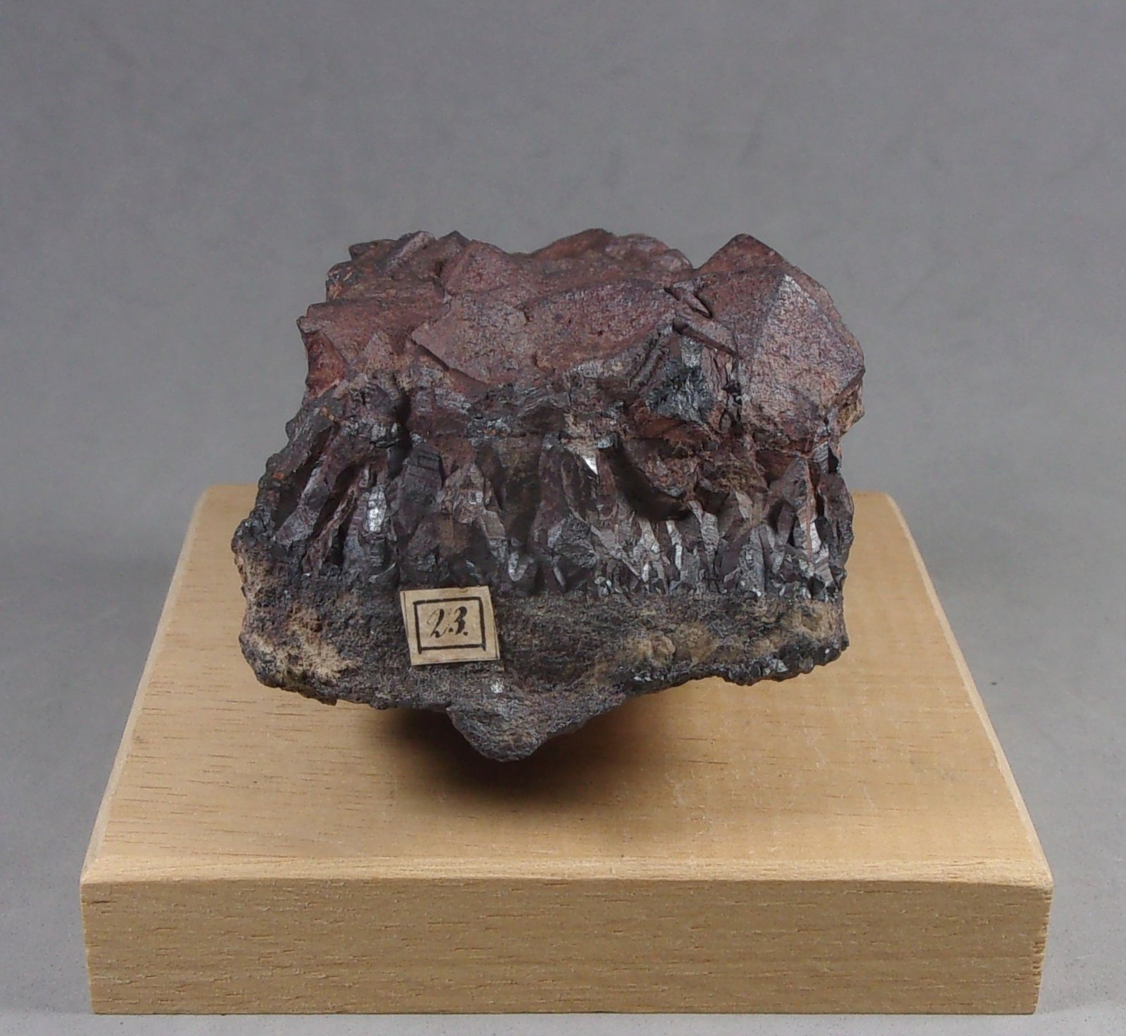 Ilmenita
7 x 6,1 x 4,5 cm.
(Autor: J. G. Alcolea)