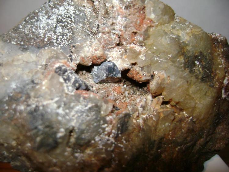 Galena, Cuarzo
2 x 2 cm
(Autor: P. apita)