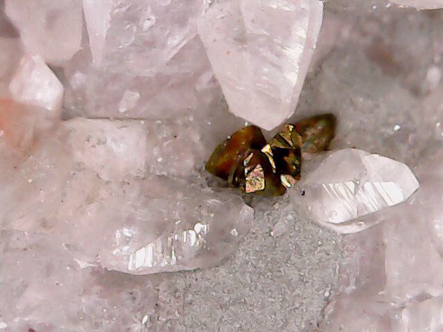 Calcita y Calcopirita
1 cm
(Autor: Obsi)