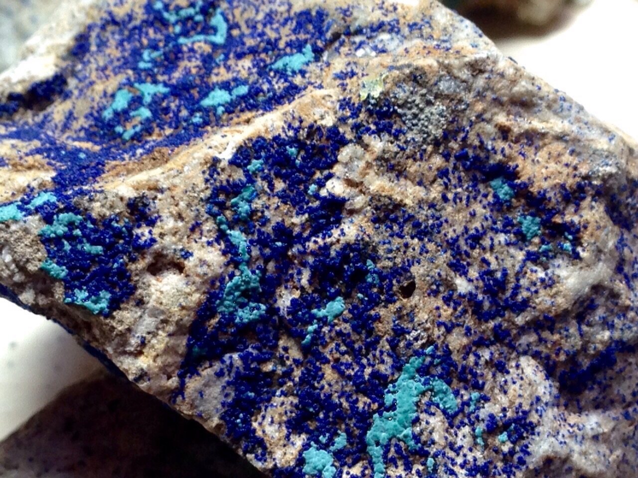 Azurita con Theisita
10 x 8 cm.
(Autor: Obsi)