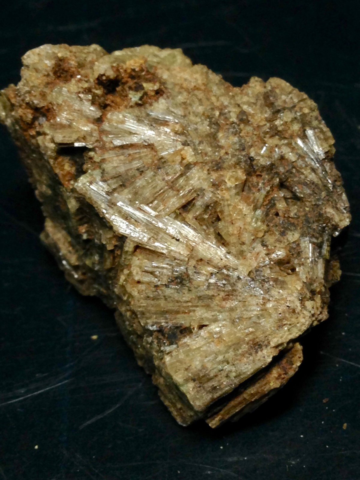 Vesuvianita
7 x 5 cm.
(Autor: Obsi)