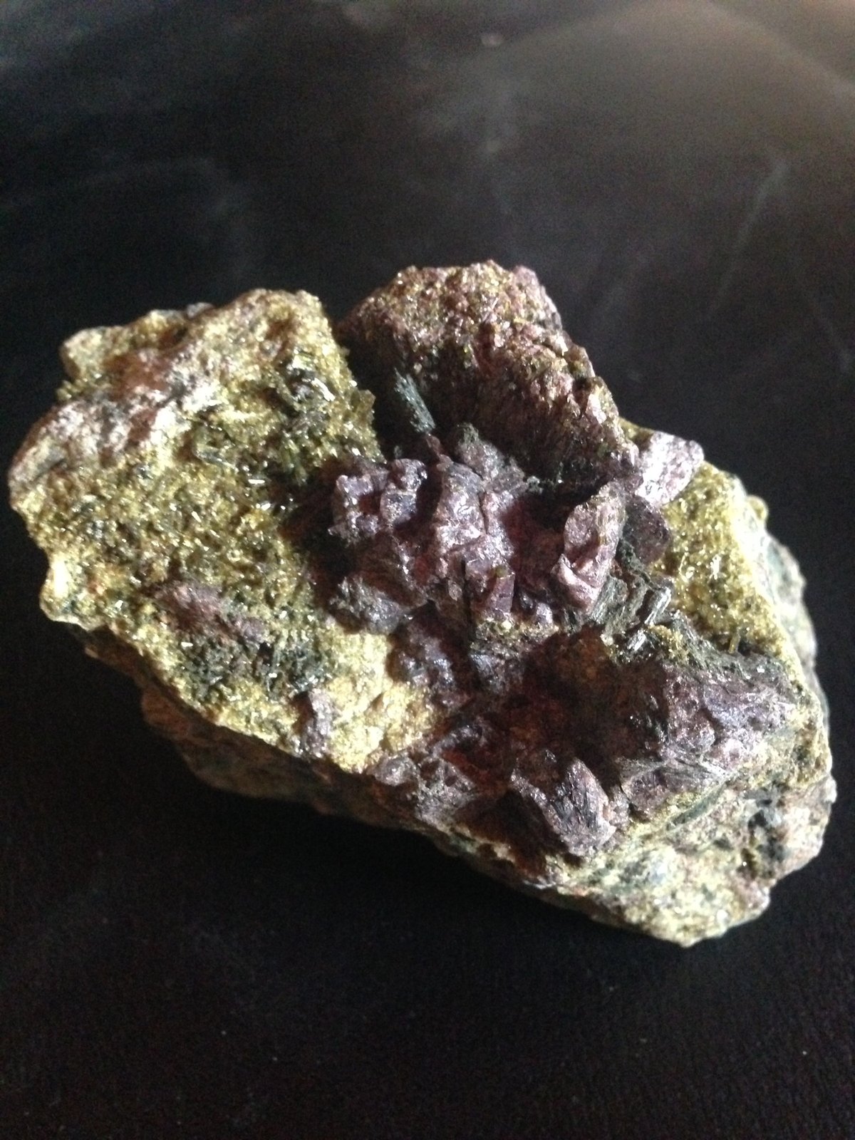 Axinita-(Fe)
7x5 cm
(Autor: Obsi)