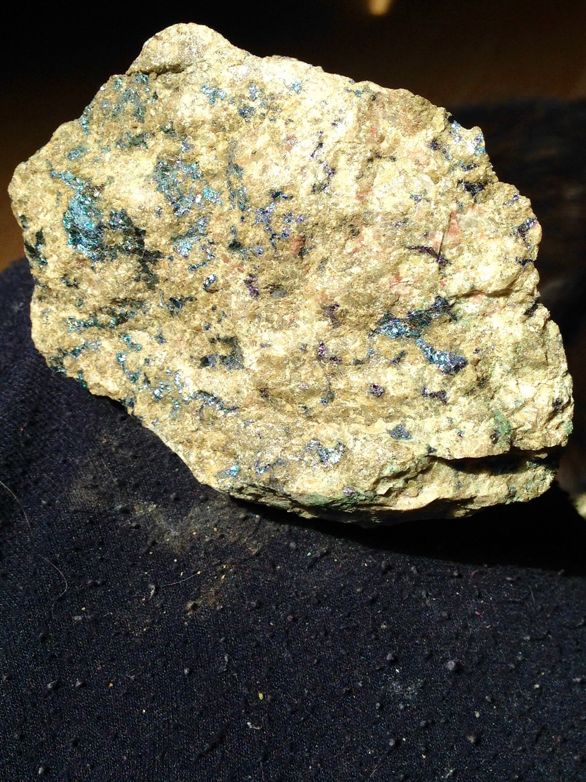 Bornita
8x6 cm
(Autor: Obsi)