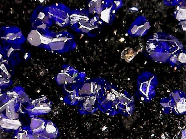 Azurita
1 cm
(Autor: Obsi)