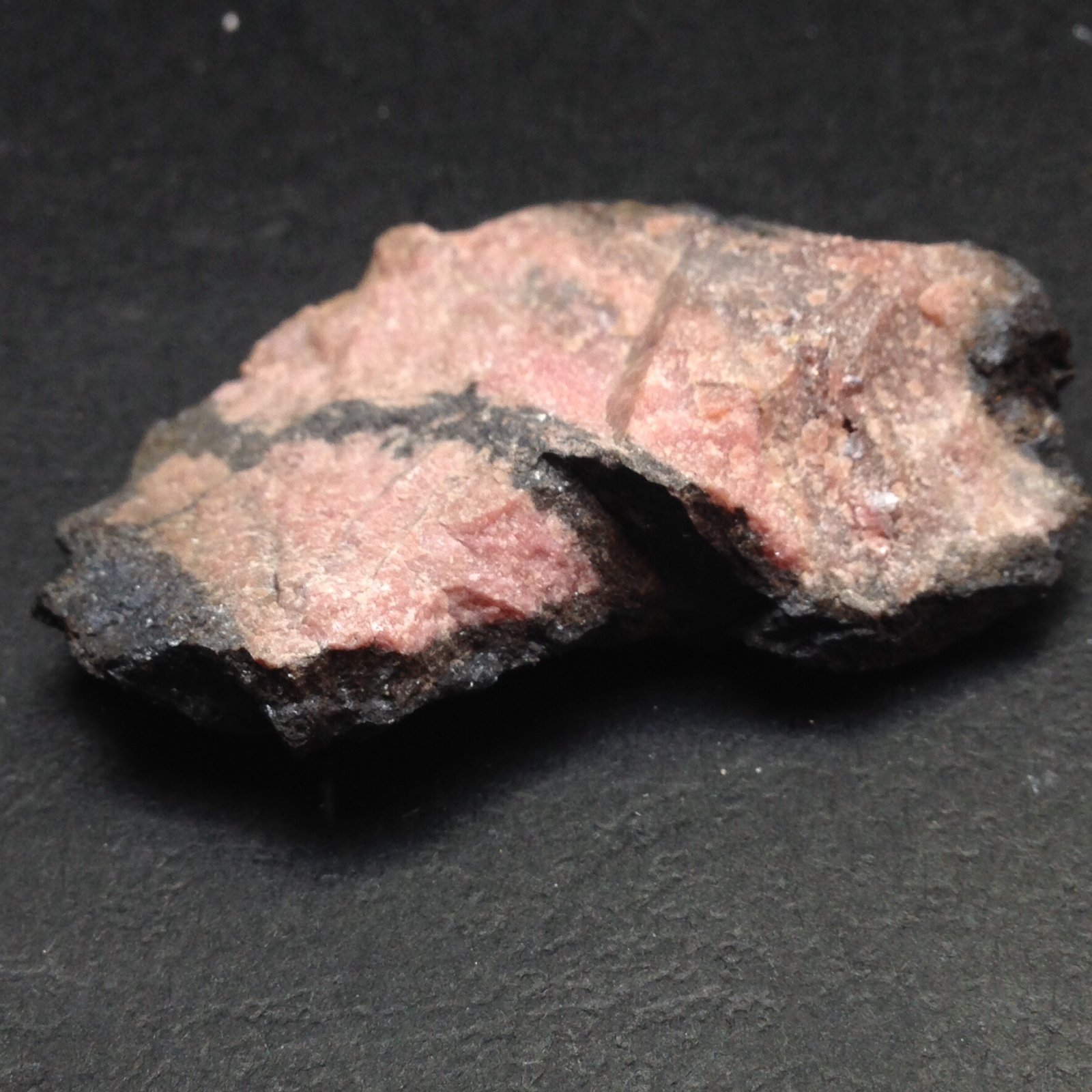 Piroxmangita, Rodonita
5x3cm
(Autor: Obsi)