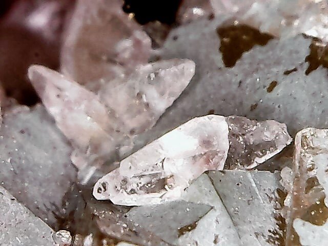 Calcita sobre fluorita
6x5 cm
(Autor: Obsi)