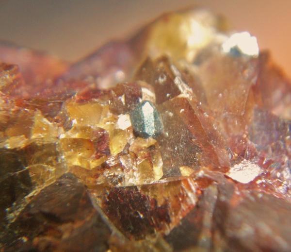 Tetraedrita, siderita
Cristal 1 mm.
(Autor: Nieves)