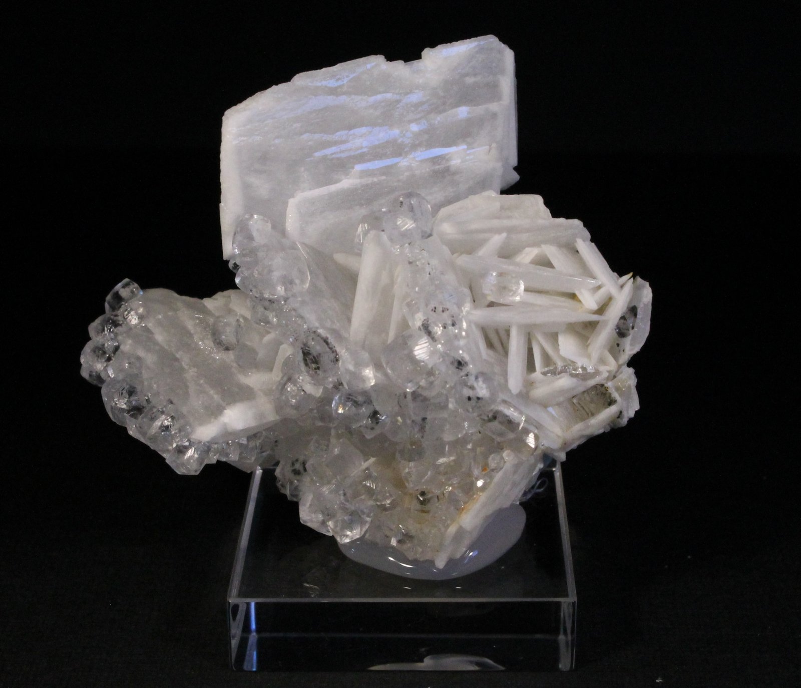 Barita y Fluorita
7 x 6 cm.
(Autor: Darío Menéndez)