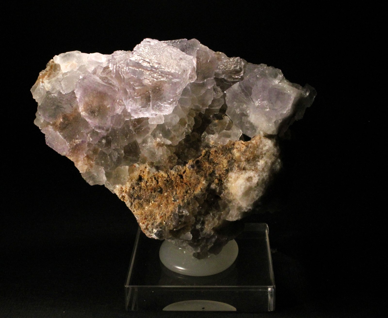Fluorita
9 x 7 cm. (Cristal mayor: 2 cm).
(Autor: Darío Menéndez)