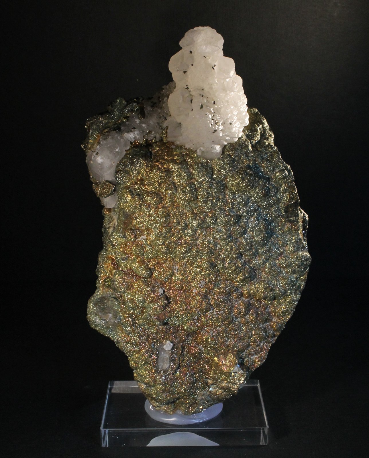 Calcita y Pirita
18,5 x 10 cm.
(Autor: Darío Menéndez)