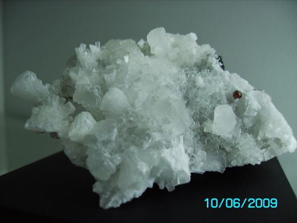 Estilbita y Spessartina
Cristal más grande 1,1cm
(Autor: Gelo)