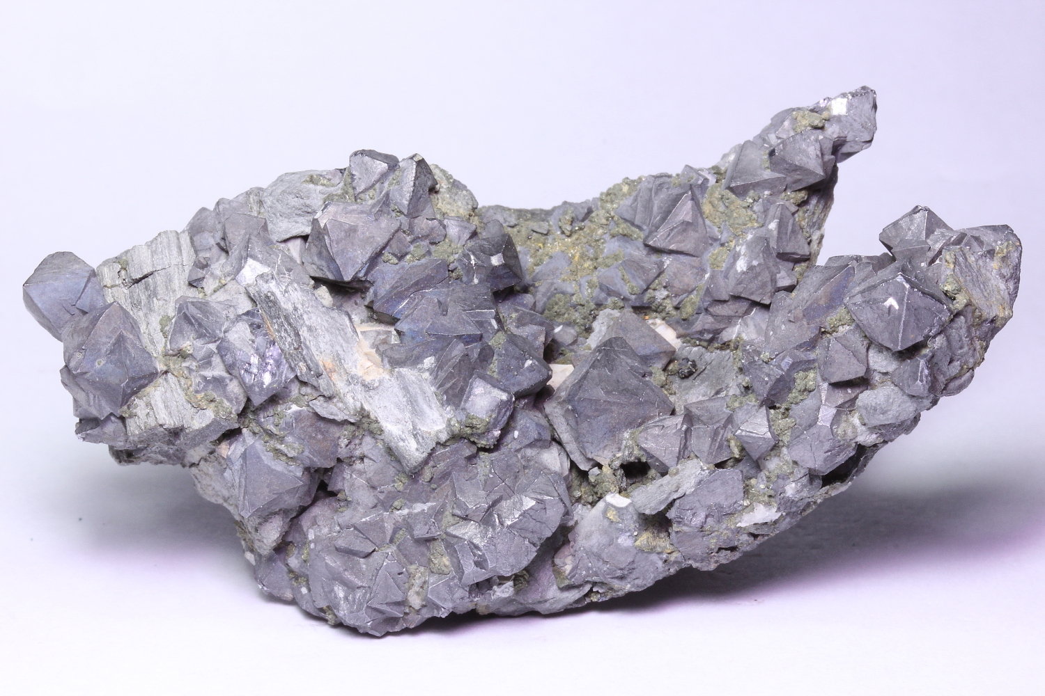 Galena, Marcasita
8 x 6 x 5 cm aprox.
(Autor: Ivan Blanco (PDM))