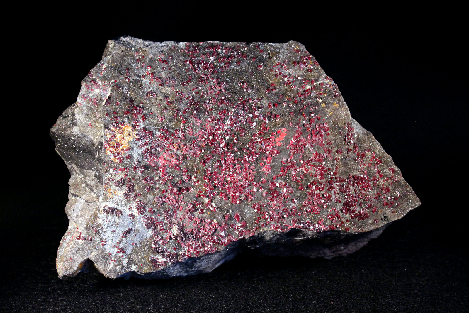 Cinabrio
14 x 10 cm.
(Autor: Darío Menéndez)