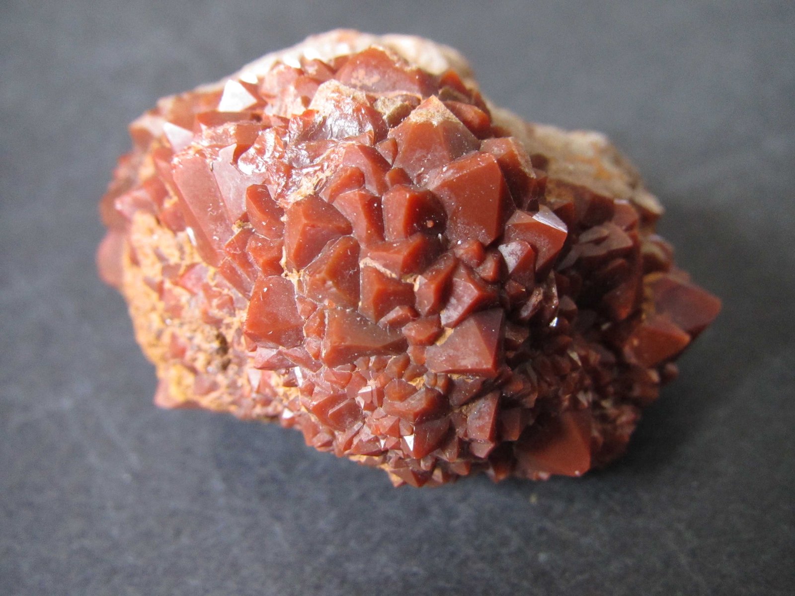 Cuarzo (variedad hematoideo, jacinto de Compostela)
5 X 3'5 cm.
(Autor: prcantos)