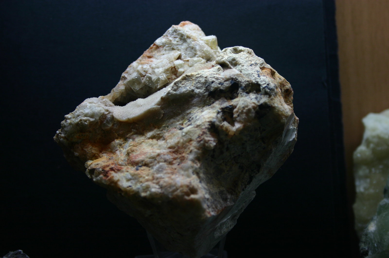 Fluorita
82mm - 74mm - 50mm / cristales 6mm - 5mm - 5mm
(Autor: Pedro Naranjo)