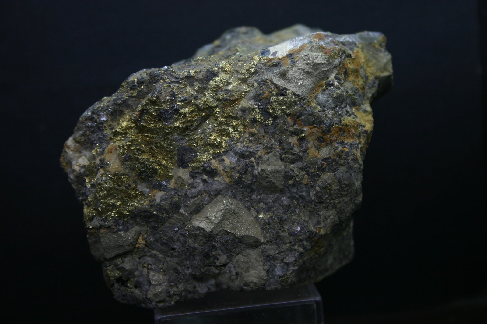 Calcopirita, pirita y esfalerita
86mm - 67mm - 53mm
(Autor: Pedro Naranjo)