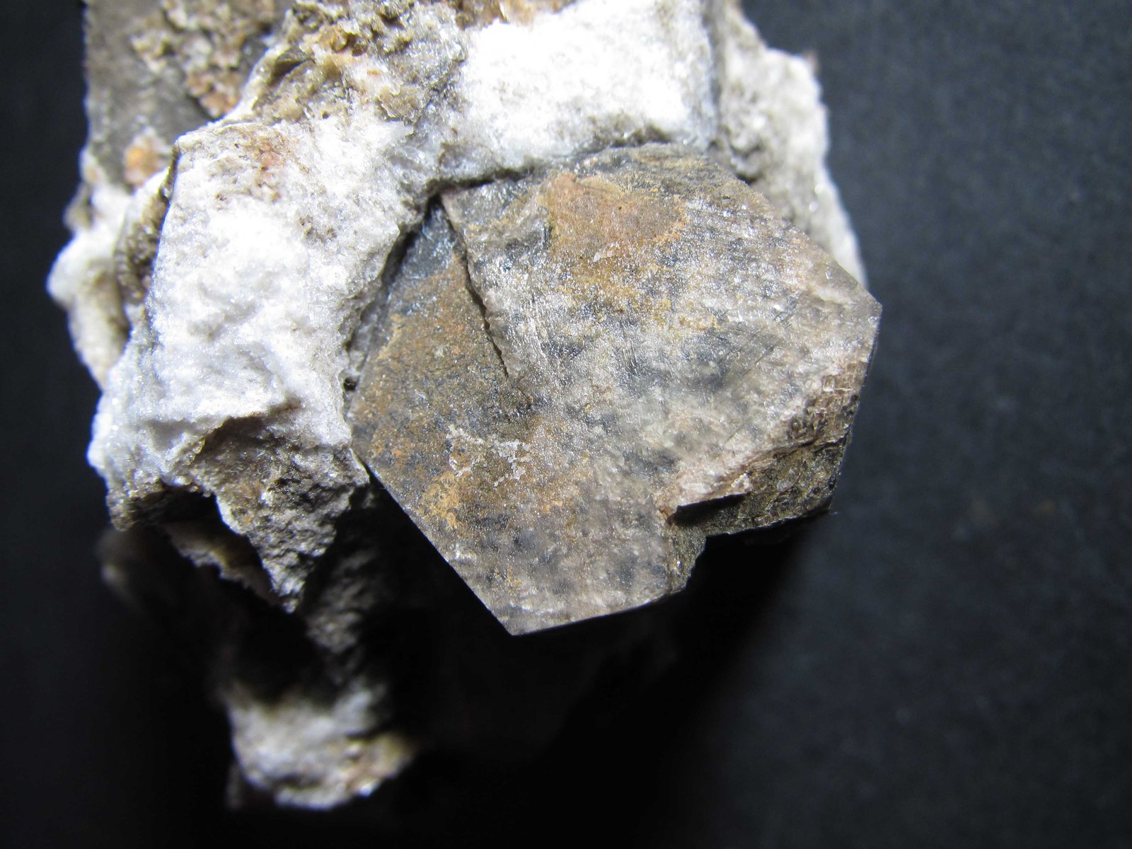 Magnesita
Cristal de 23 x 20 mm.
(Autor: prcantos)