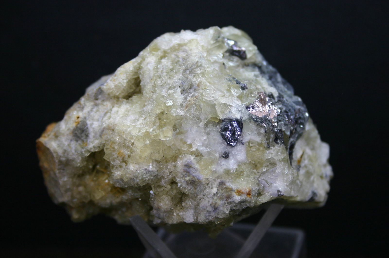 Fluorita con galena
71mm - 52mm - 42mm
(Autor: Pedro Naranjo)
