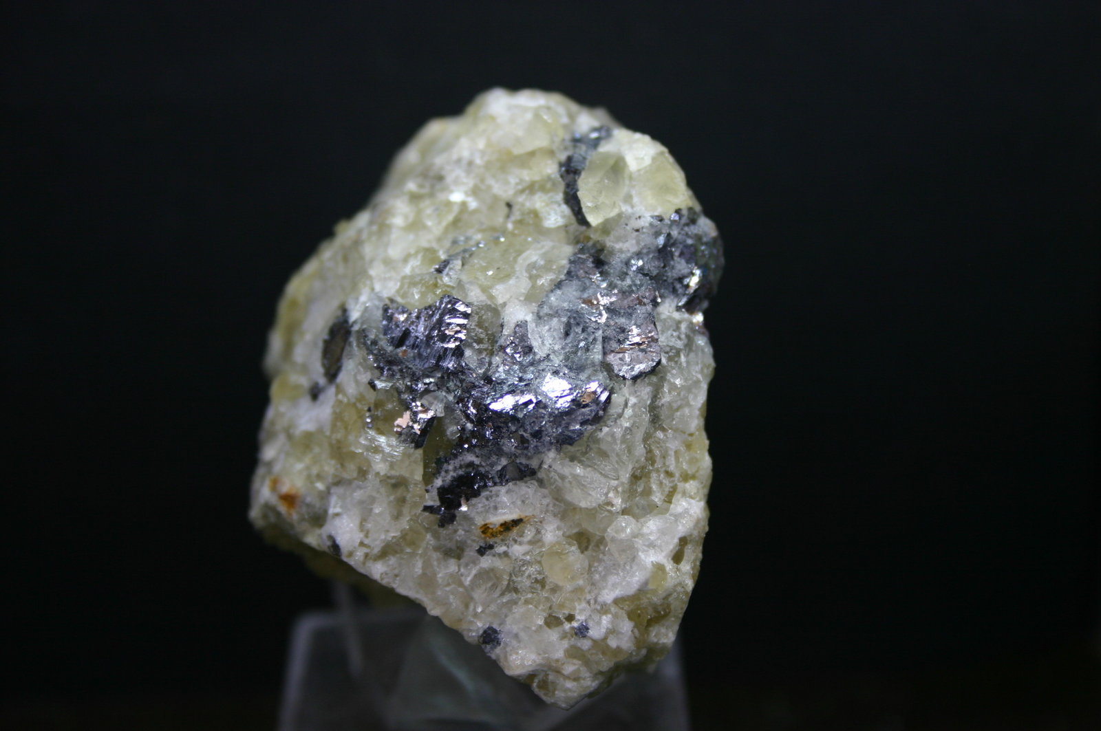 Fluorita con galena
71mm - 52mm - 42mm
(Autor: Pedro Naranjo)