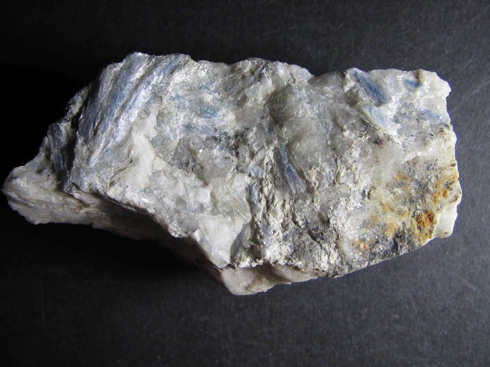 Cianita
7 x 3'5 cm.
(Autor: prcantos)