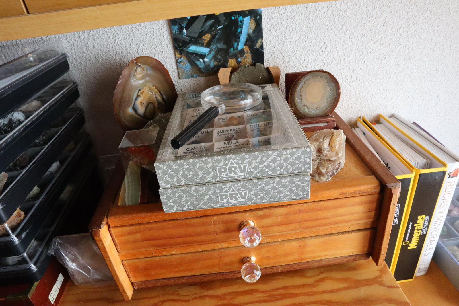 _Cuarzo (variedad ágata), Vanadinita, Yeso, Pirita
(Autor: Marta Lúthien)