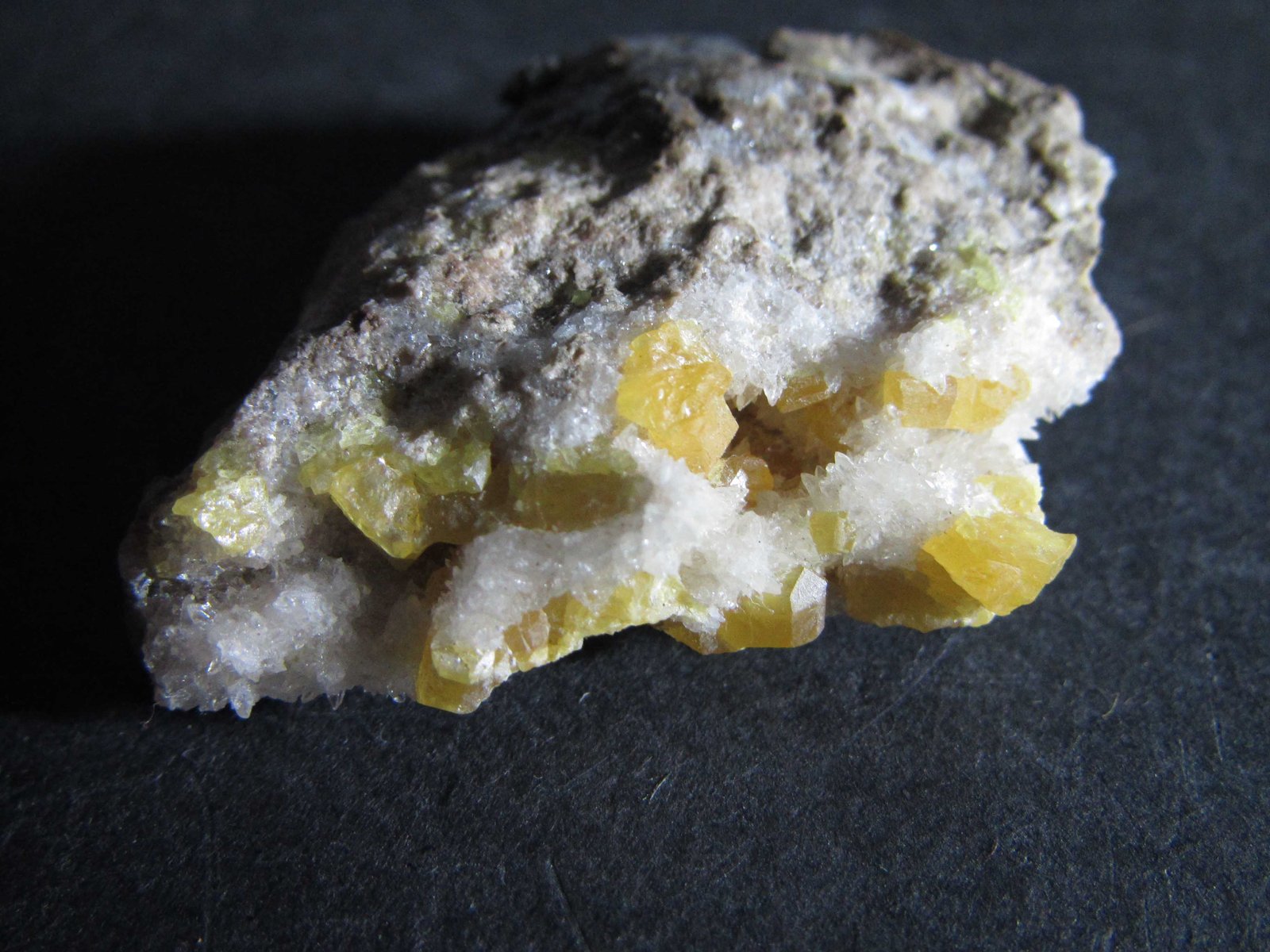 Azufre
4'5 x 2 cm.
(Autor: prcantos)