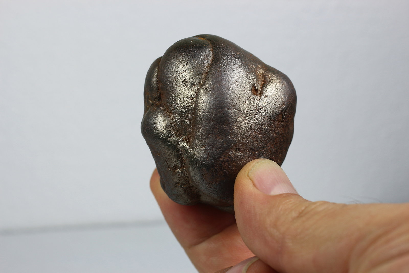 Goethita
5 x 4 x 3.4 centimetros
(Autor: Ricardo Melendez)