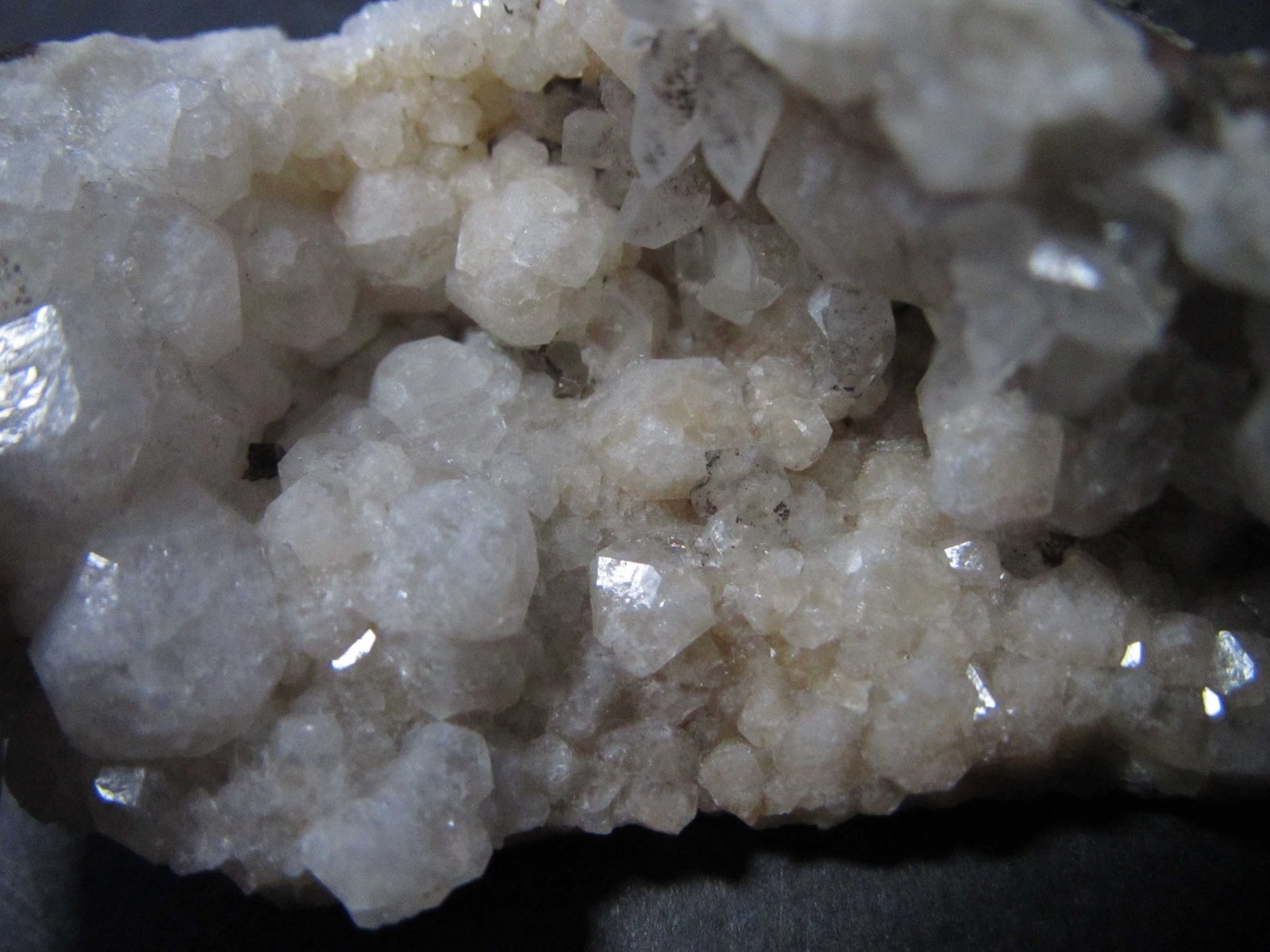 Analcima
4 cm. ancho de campo
(Autor: prcantos)