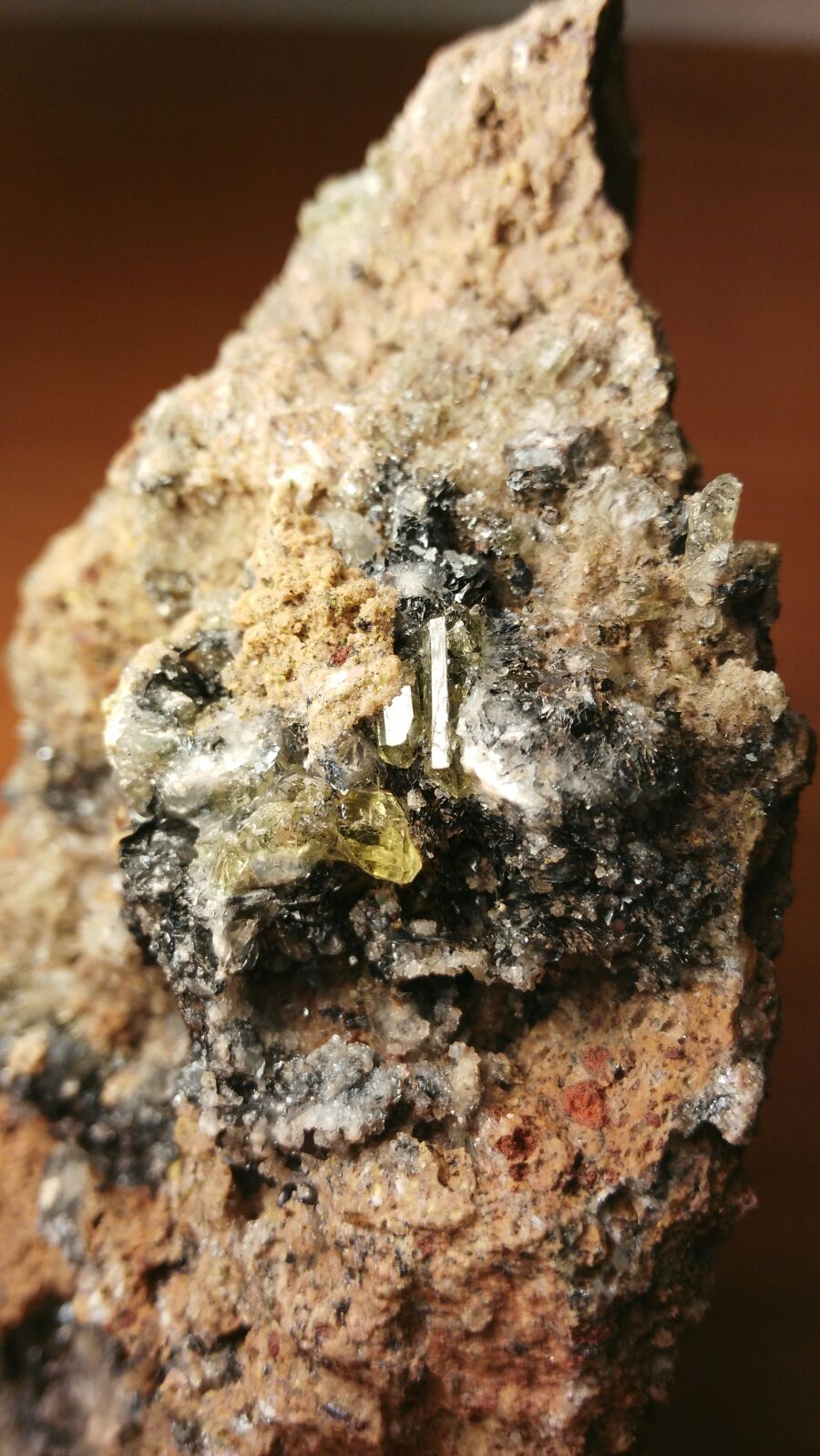 Apatito y Hematites
13 cm x 9 cm
(Autor: Javi Llamazares)