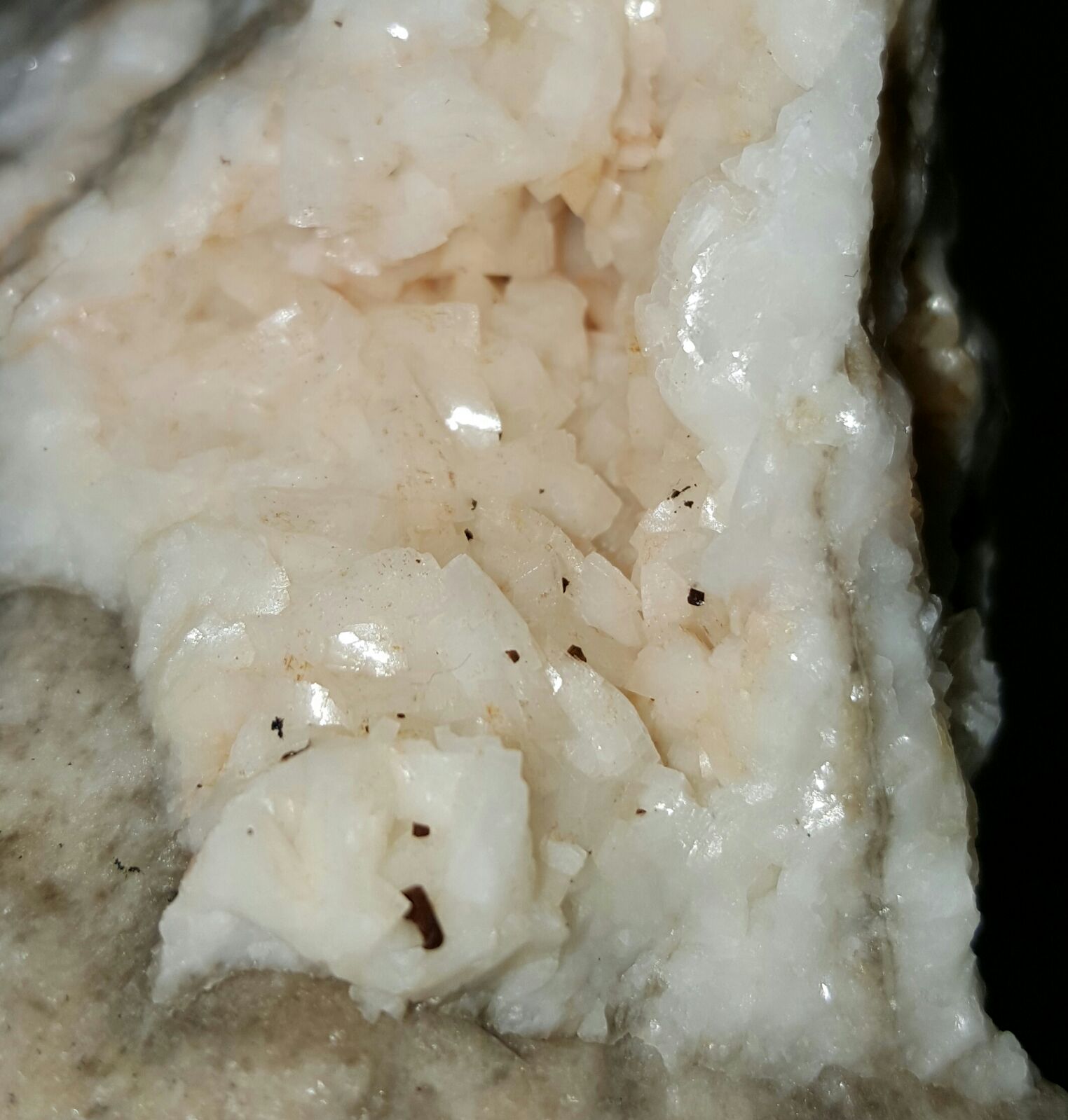 Dolomita
12 cm x 7 cm
(Autor: Javi Llamazares)