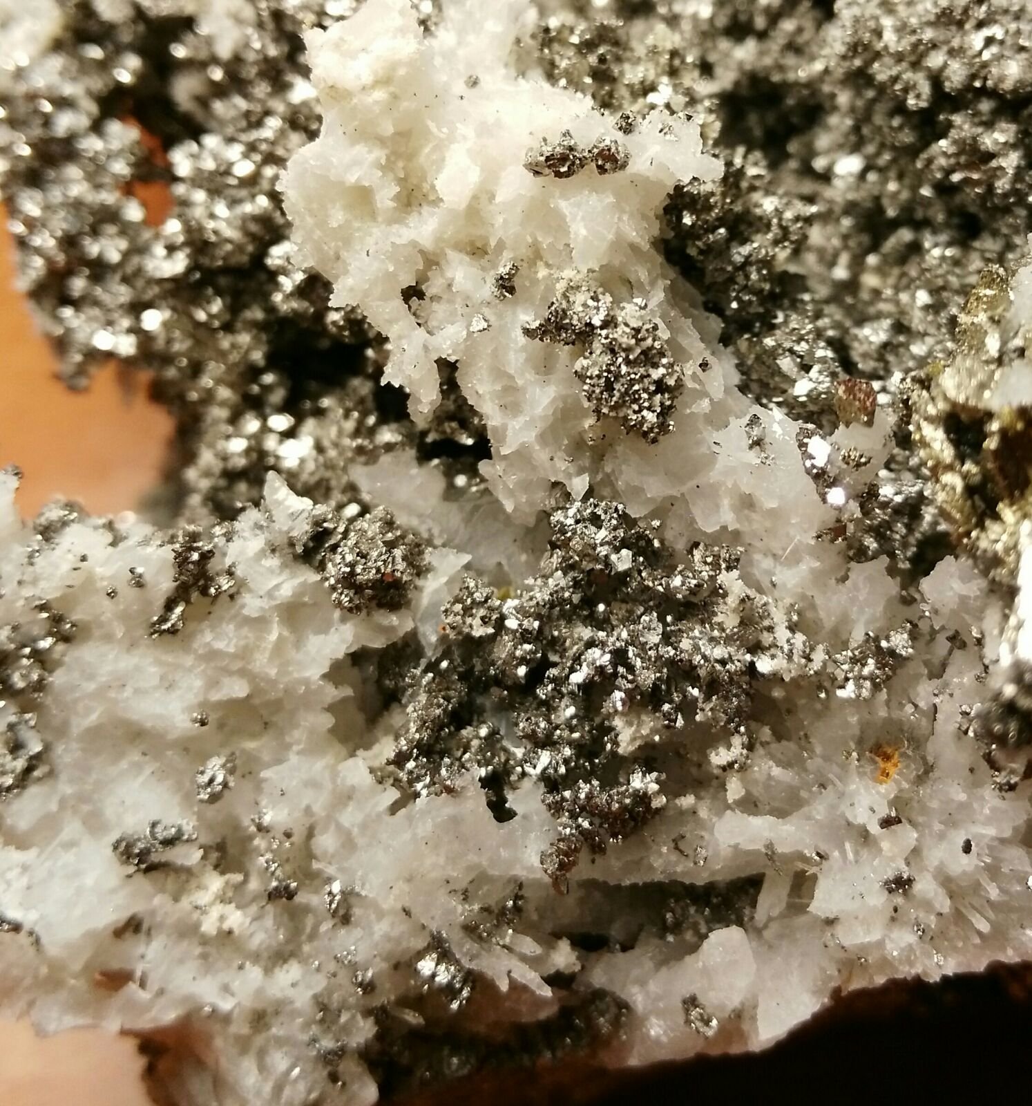Arsenopirita
10 x 5 cm
(Autor: Javi Llamazares)