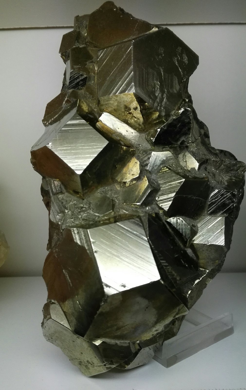 Pirita
10 x 6 x 4 cm.
(Autor: DavidSG)