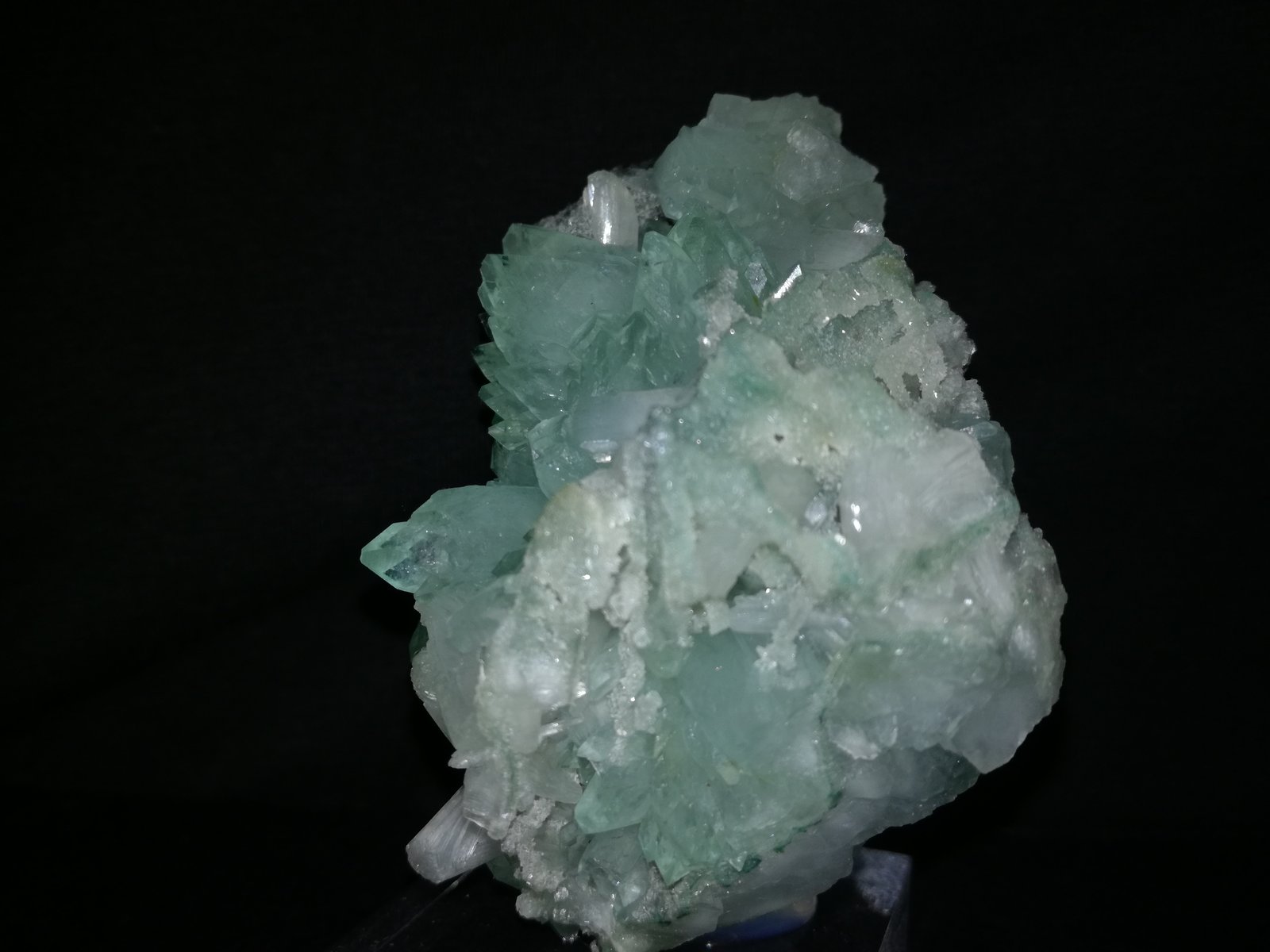 Fluorapofilita-(K) y Estilbita-Ca
5cm x 8cm
(Autor: srm13151)