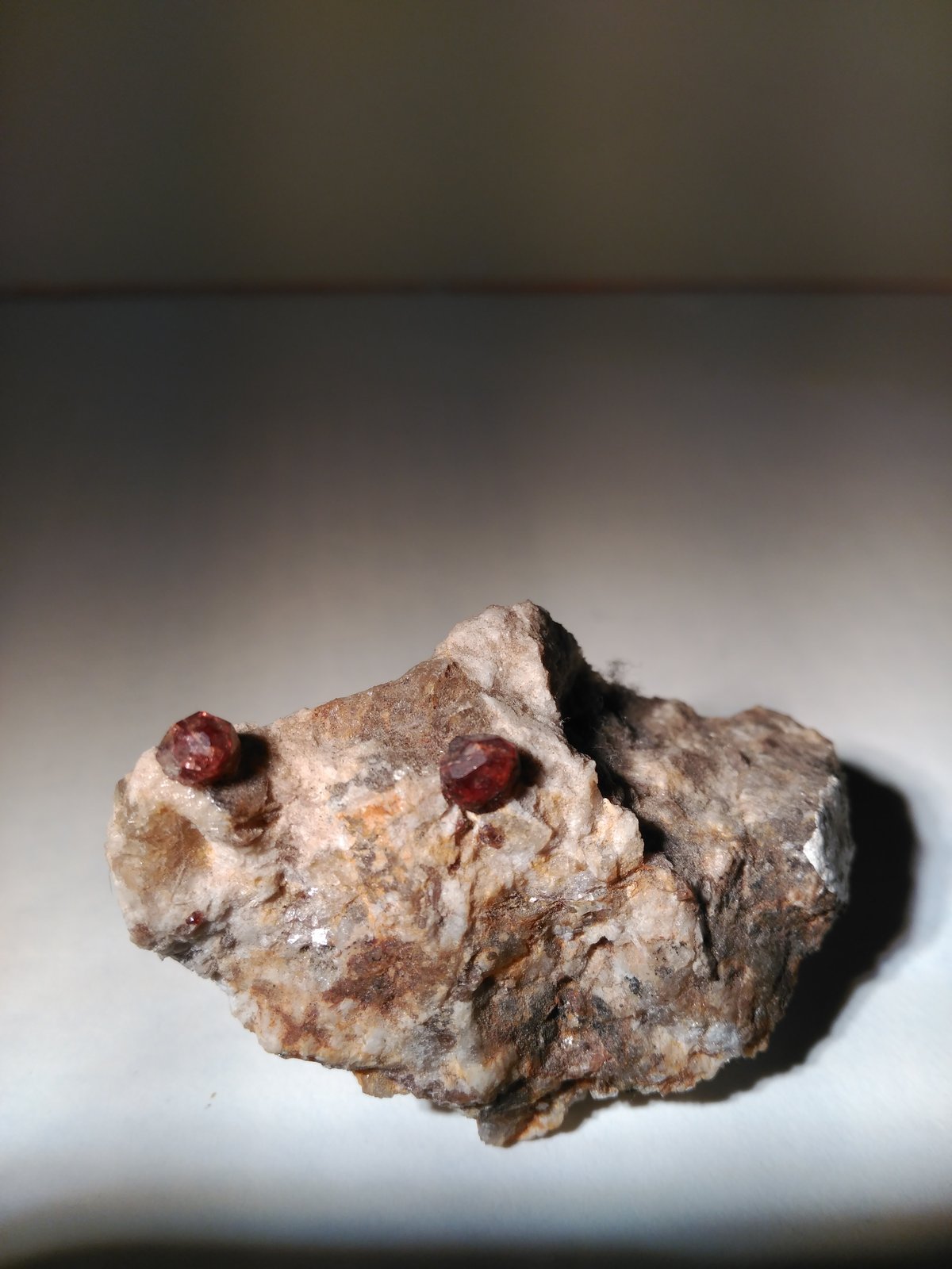 Granate (Grupo)
4,5x2,4x2,4 cm
(Autor: jsoage)