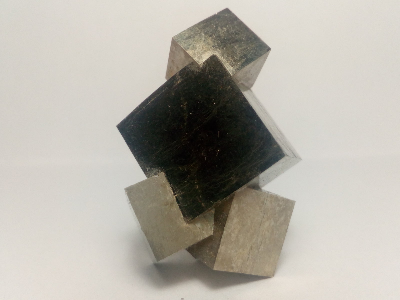 Pirita
2,3 x 3,5 cm
(Autor: Iwok)