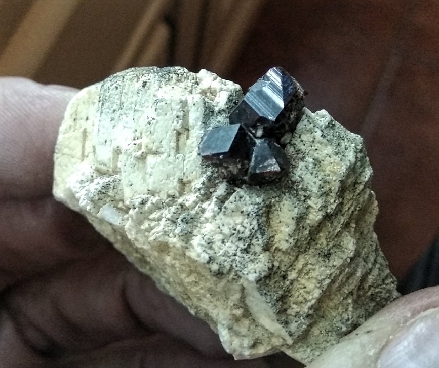 Spessartina (Espesartina) y Ortoclasa
Tamaño pieza 5,2x 3,8cms
(Autor: Gelo)