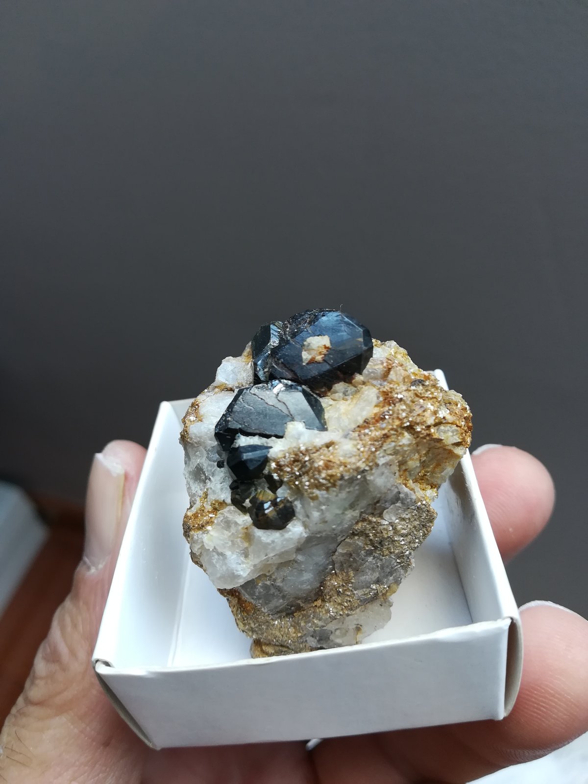 Casiterita
6x4cm aprox
(Autor: ximocompany)
