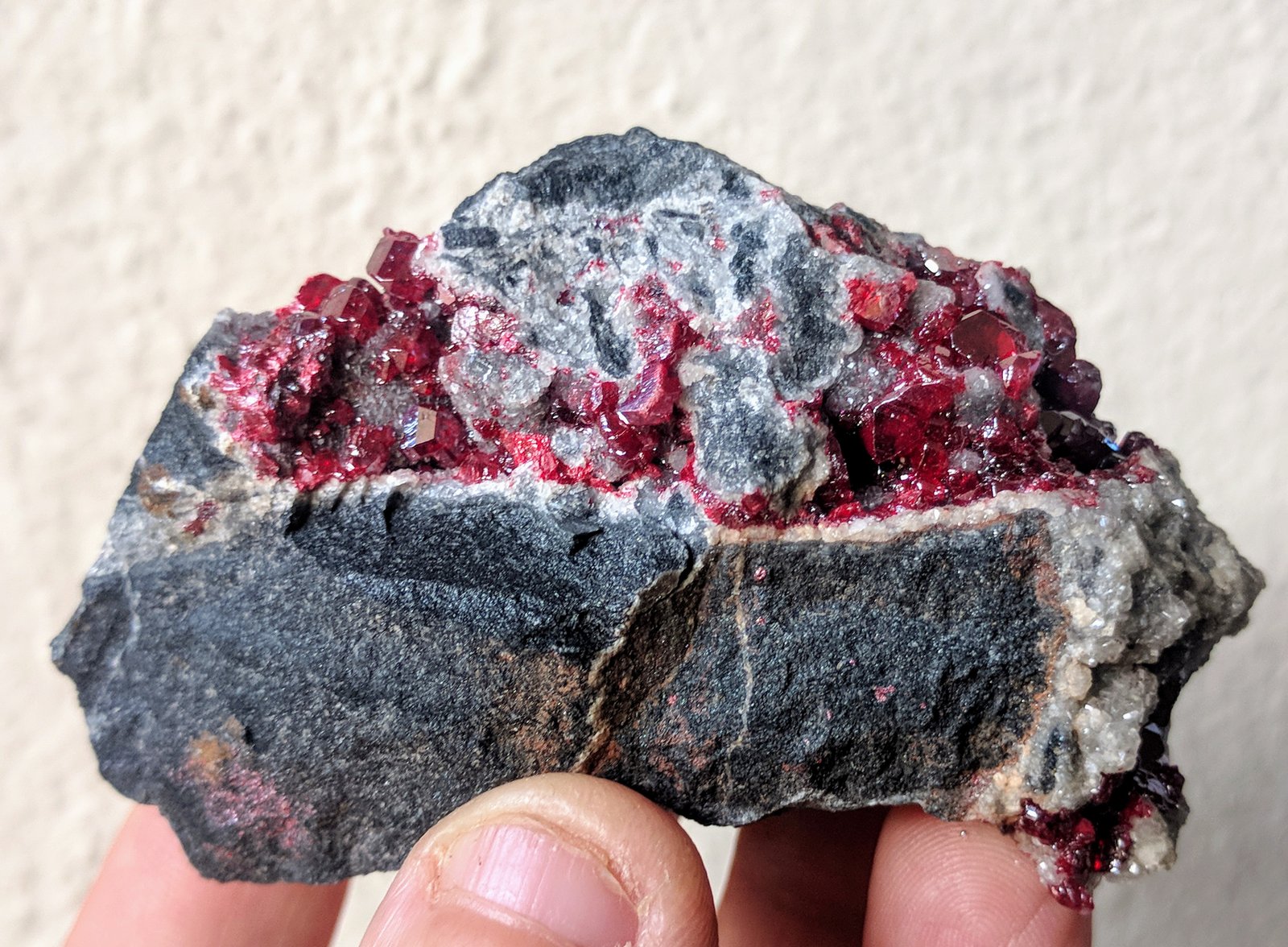 Cinabrio, Calcita, Dolomita
7,9 x 4,8 cm.
(Autor: carles)