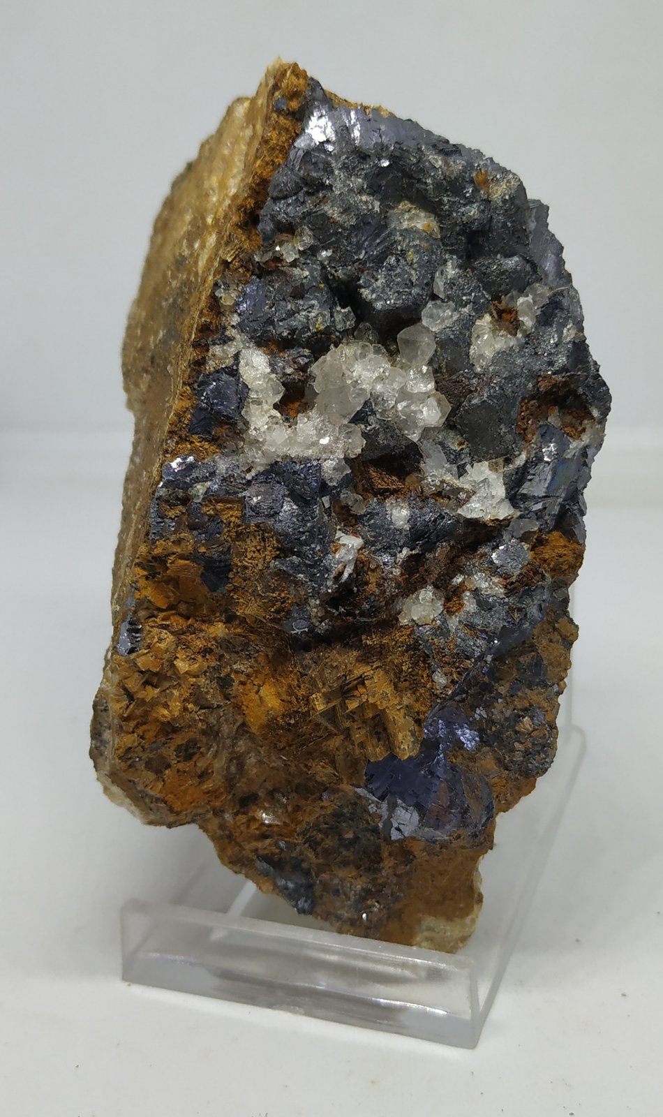 Galena, Cuarzo
10x5cm
(Autor: Adri Rodríguez)