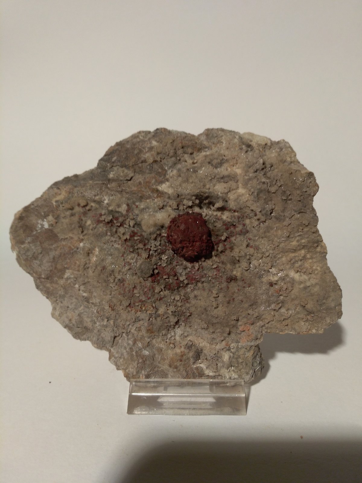 Cinabrio
112 mm x 93 mm
(Autor: Sante Celiberti)