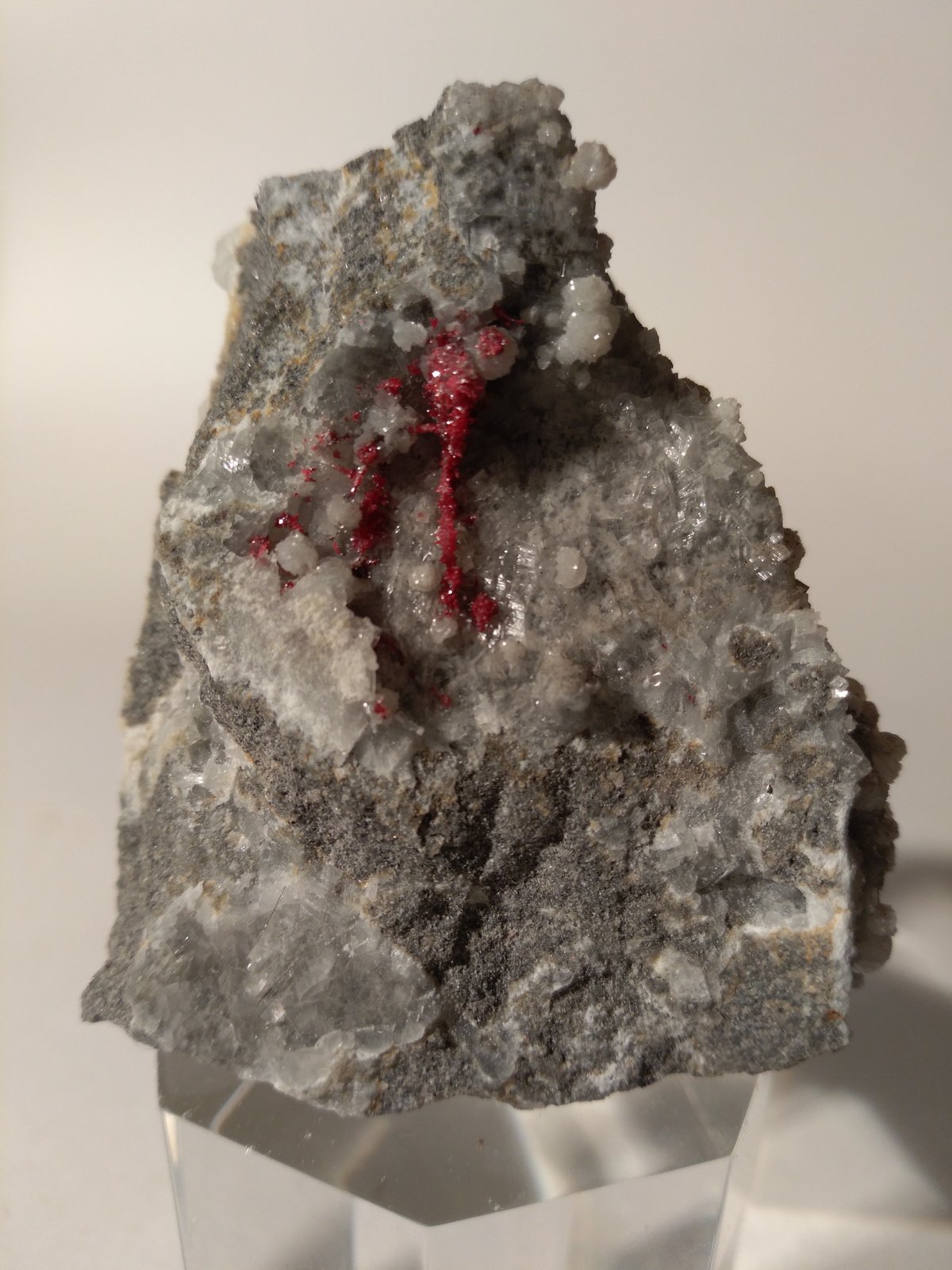 Cinabrio, Millerita, Dolomita
52 mm x 43 mm
(Autor: Sante Celiberti)