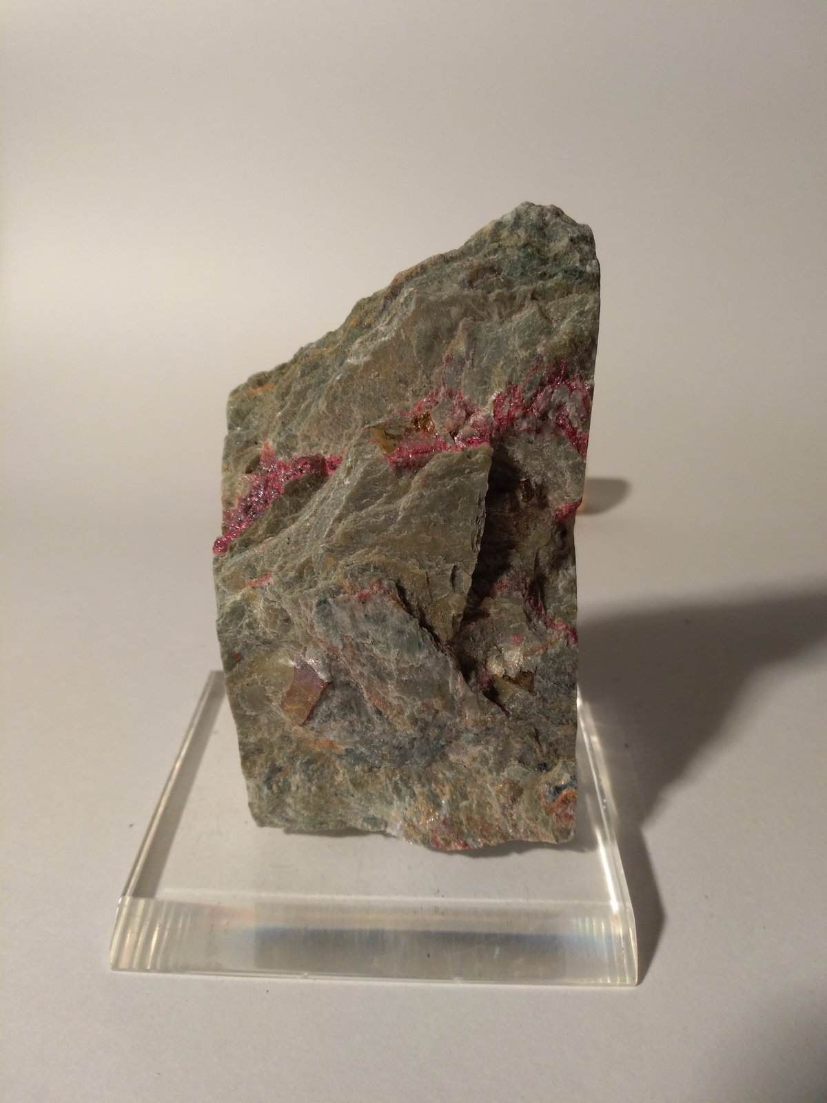 Cinabrio, Pirita
92 mm x 52 mm
(Autor: Sante Celiberti)