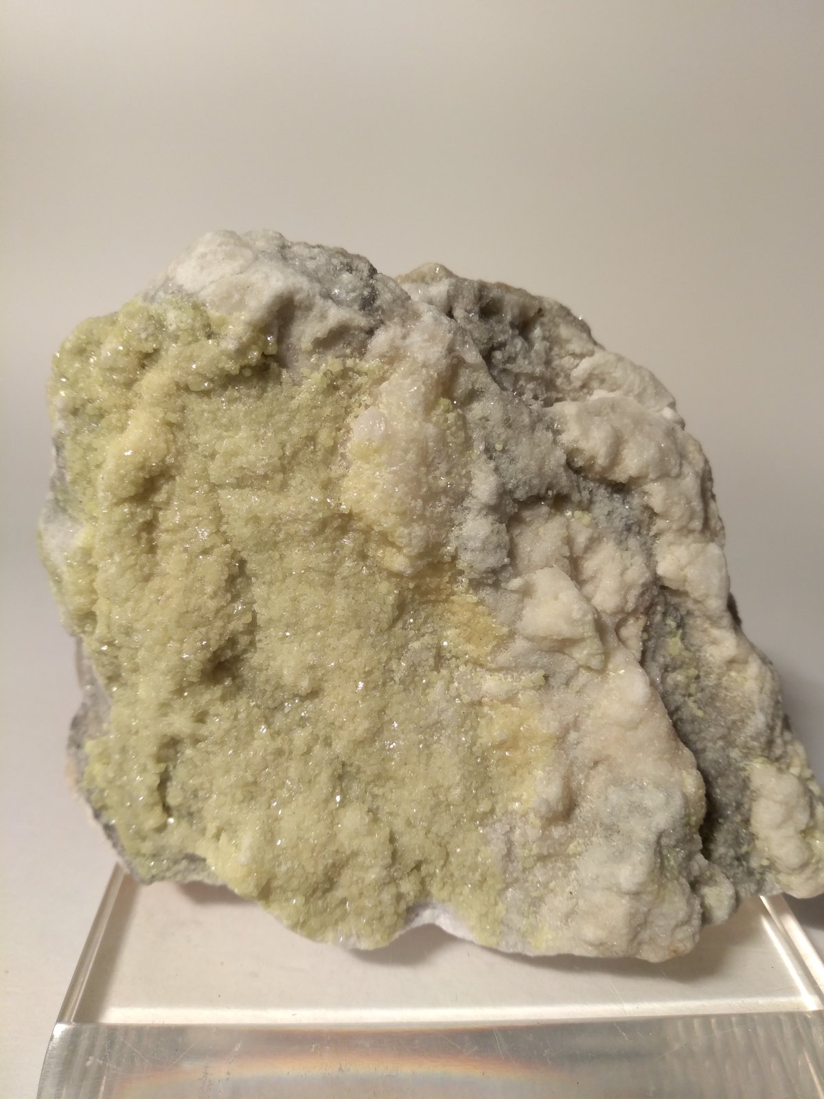 Azufre
83 x 66 mm
(Autor: Sante Celiberti)