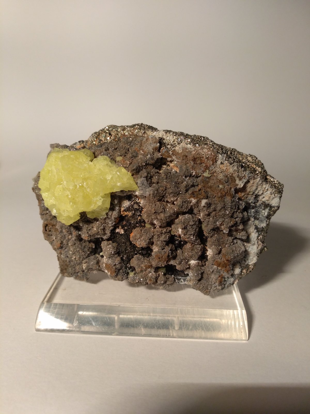 Azufre, Dolomita, Pirita
97 x 65 mm
(Autor: Sante Celiberti)