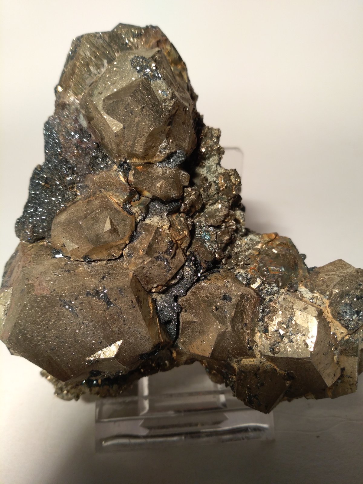 Pirita, Hematites
85 x 83 mm
(Autor: Sante Celiberti)