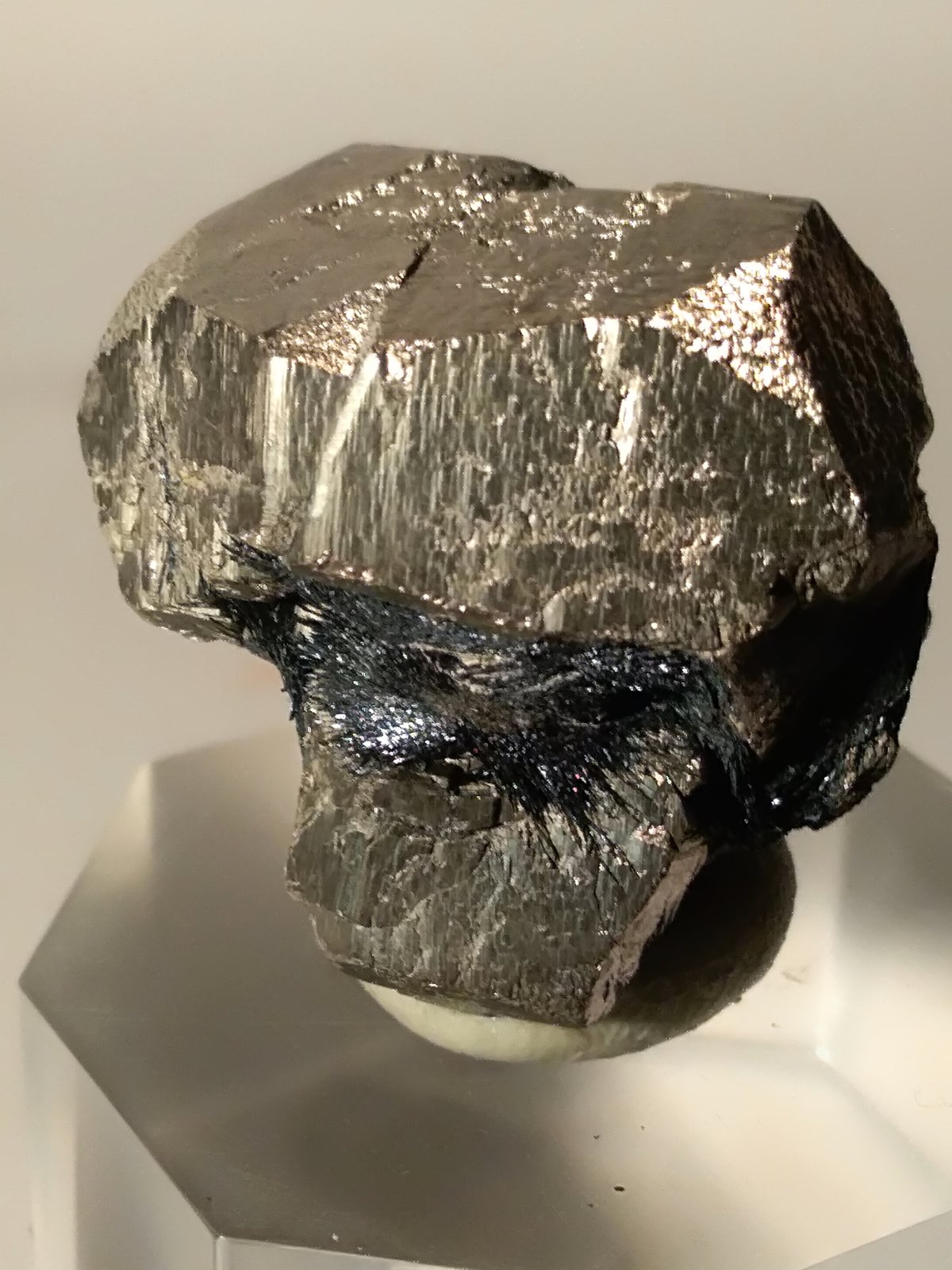 Pirita, Hematites
28 x 26 mm
(Autor: Sante Celiberti)