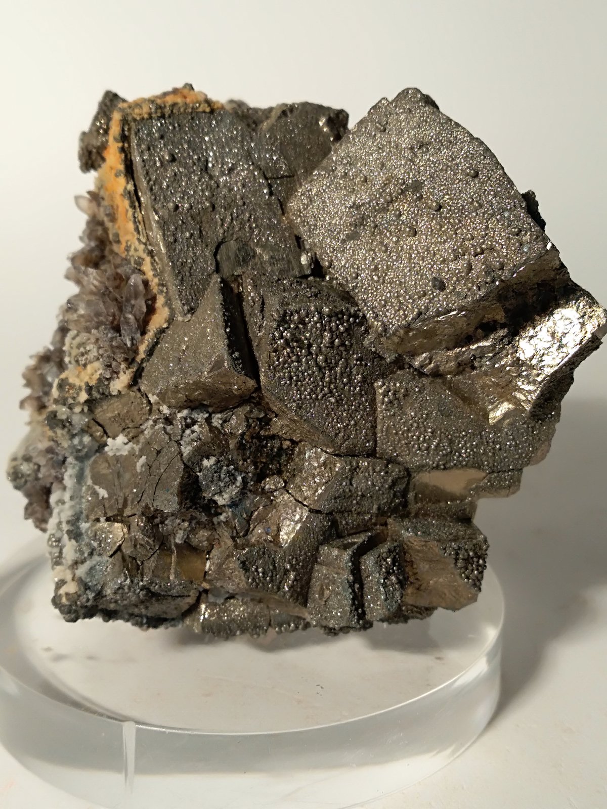 Pirita, Melnikovita, Cuarzo
60 x 61 mm
(Autor: Sante Celiberti)